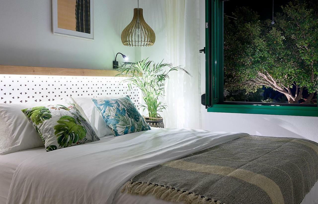 Beachfront Villa On Crete - Kirvas, Member Of Pelagaios Villas 考特索纳里 外观 照片